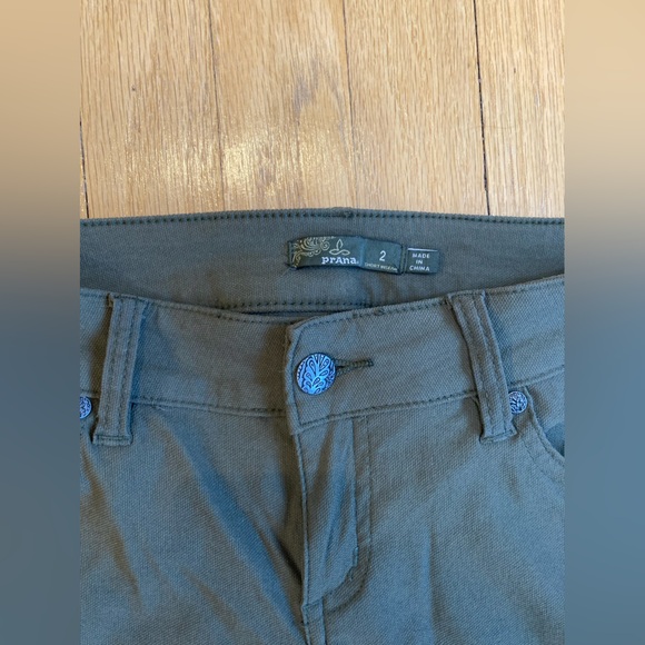 Prana pants, green with stitching details, size 2 short - Picture 3 of 9